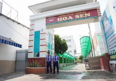 Bảo vệ Trường Tiểu Học - Trung Học Hoa Sen (Tập Đoàn Hoa Sen)